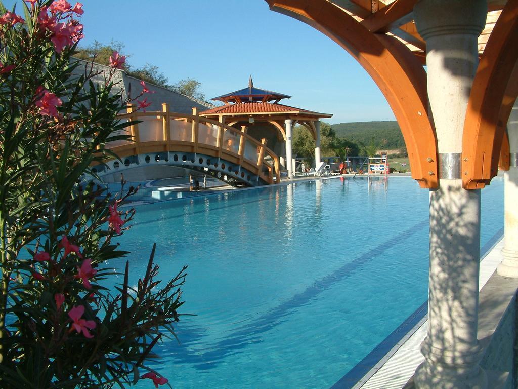 Hotel Cascade Resort & Spa Demjén Buitenkant foto